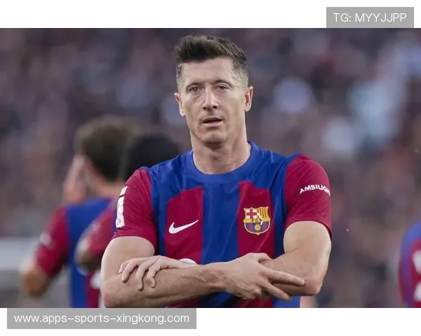 莱万背身连转摆脱制造巨大威胁，巴萨攻段持续升温